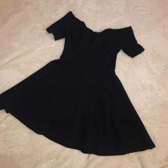 Black GUESS dress - Picture 2 of 4